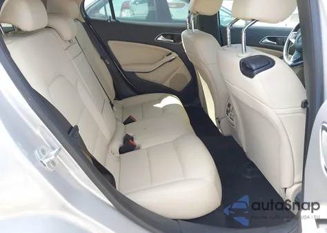 2016 Mercedes-Benz Gla 250 z USA, uszkodzony, nr VIN WDCTG4EB2GJ256889